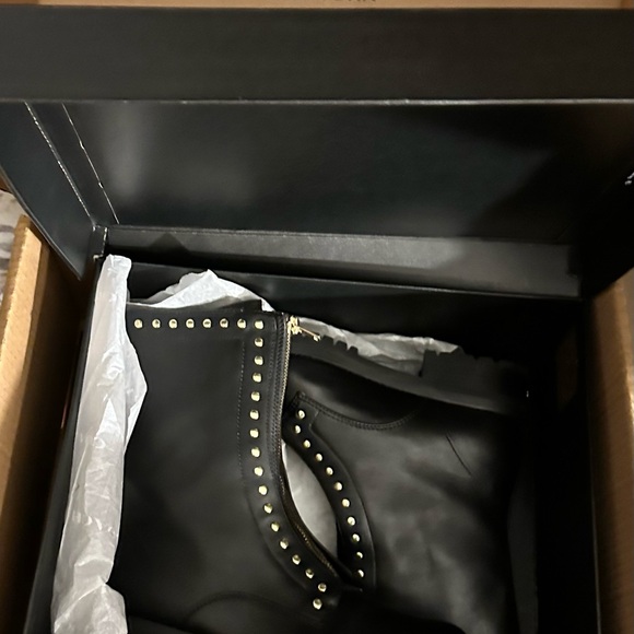 Coach LARA Studded Combat Boot size 9.5 with original Box - Picture 4 of 12